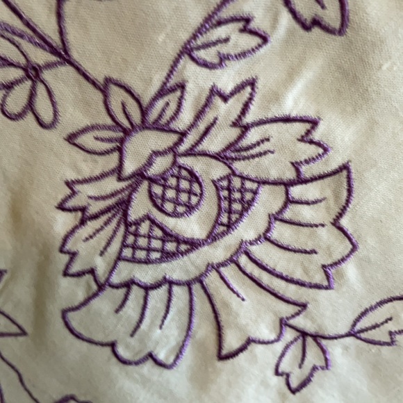 Beautiful linen skirt with embroidery. - Picture 2 of 6